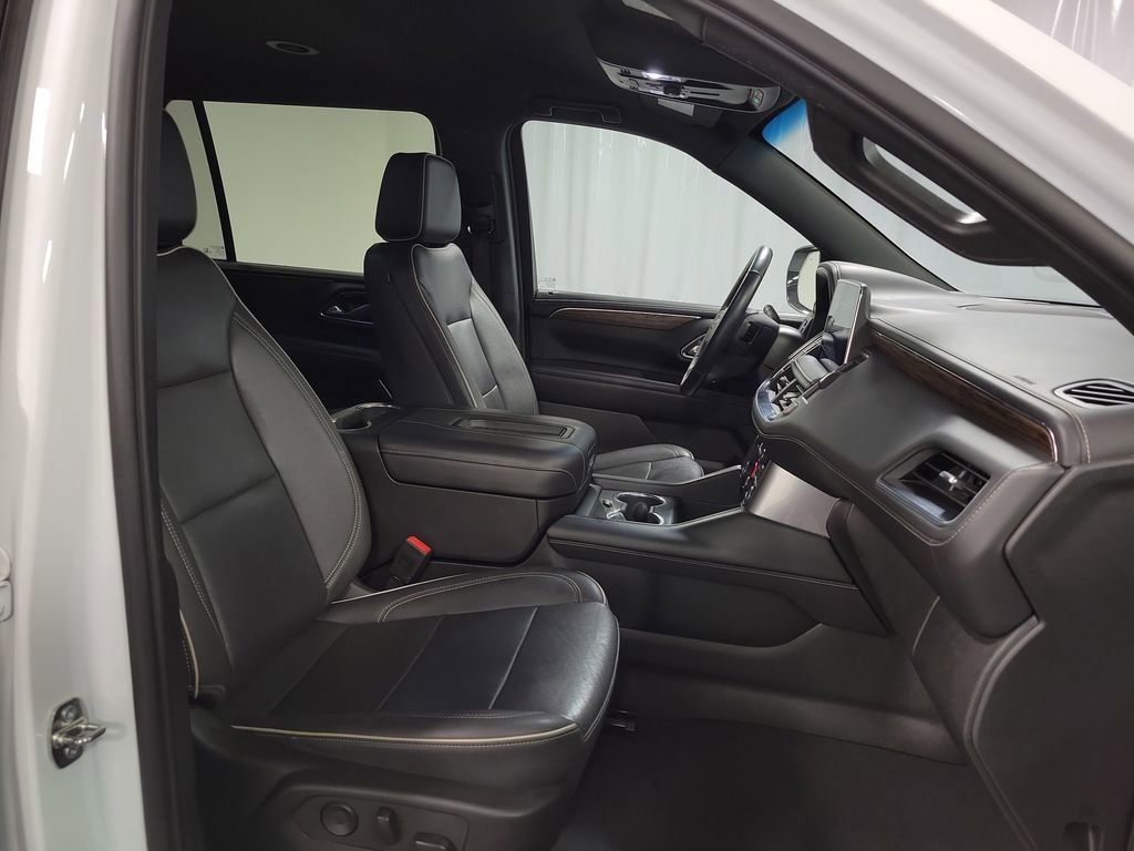 Used 2023 Chevrolet Suburban Premier image 28