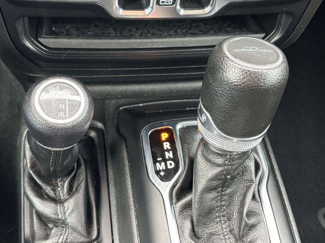 Used 2023 Jeep Gladiator Sport AWD/4WD image 16