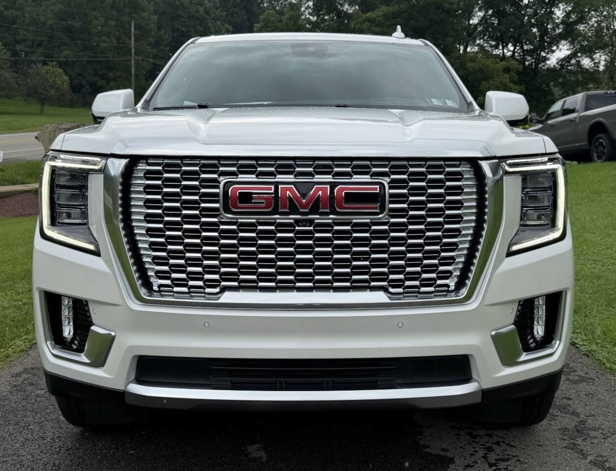 Used 2024 GMC Yukon Denali w/ Max Trailering Package AWD/4WD image 2