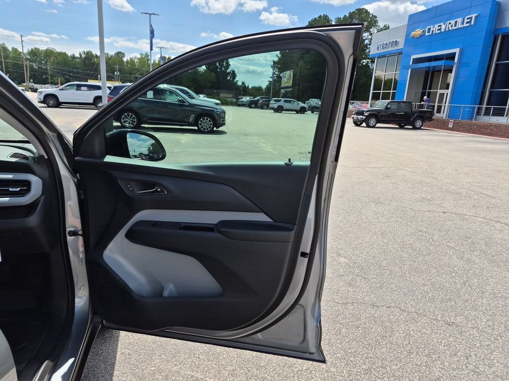 New 2027 Chevrolet Bolt LT w/ Comfort Package FWD image 33