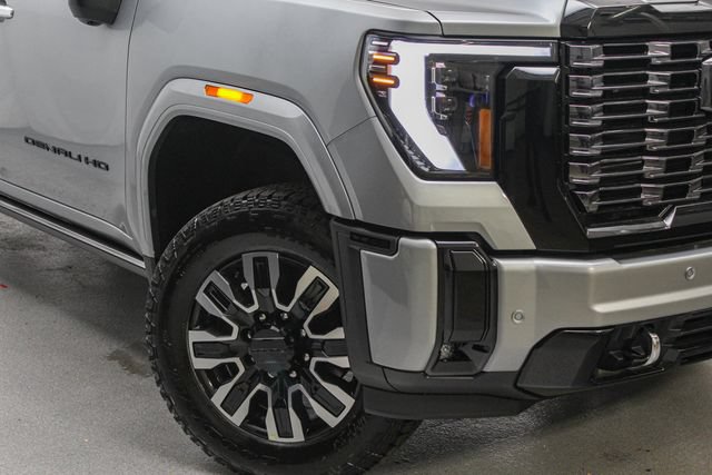 New 2026 GMC Sierra 2500 Denali Ultimate w/ LPO, Black Badging Package AWD/4WD image 2