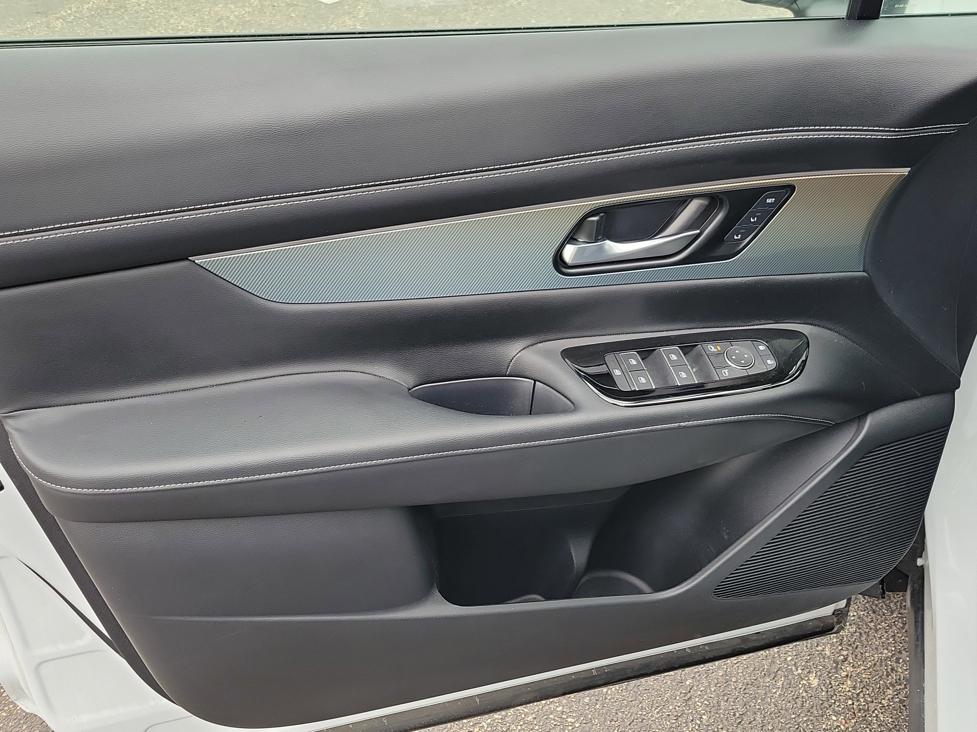 Used 2025 Nissan Murano SL image 17