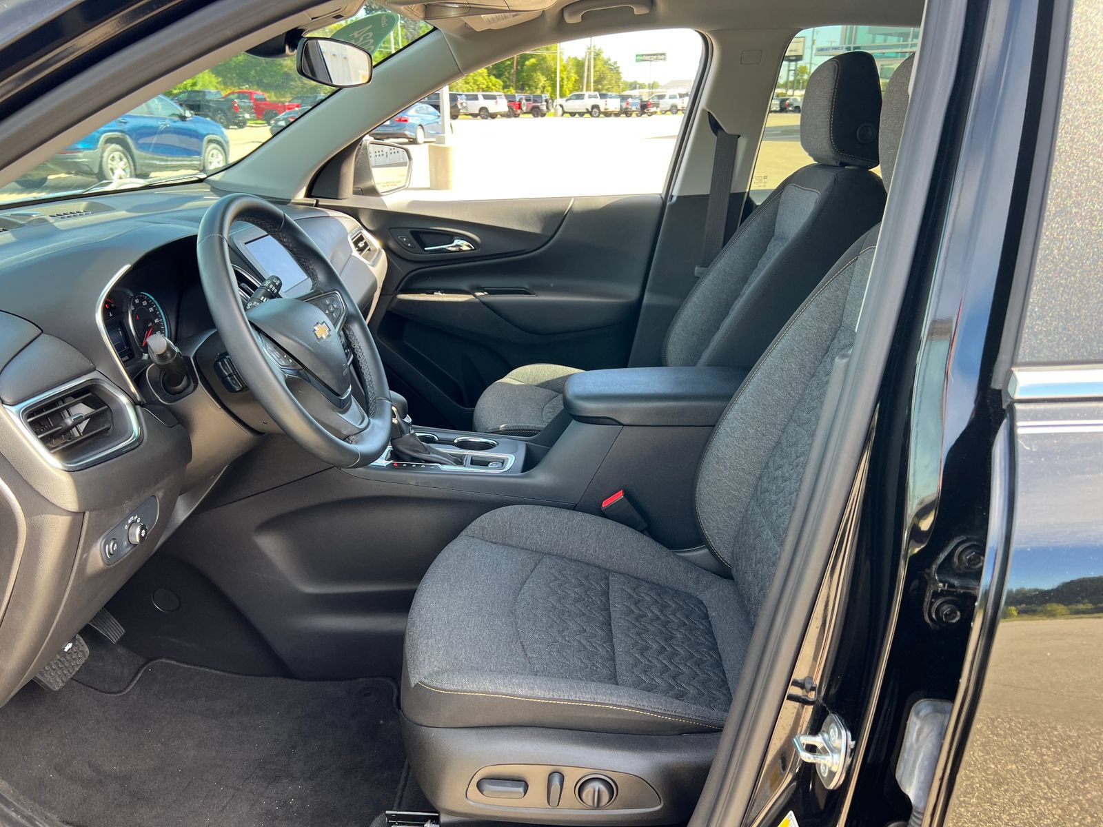 Used 2024 Chevrolet Equinox LT AWD/4WD image 5
