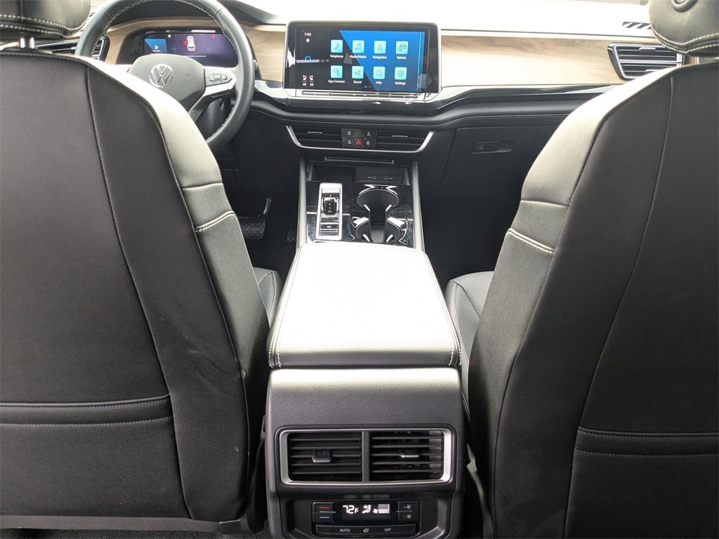 Used 2025 Volkswagen Atlas SE image 31