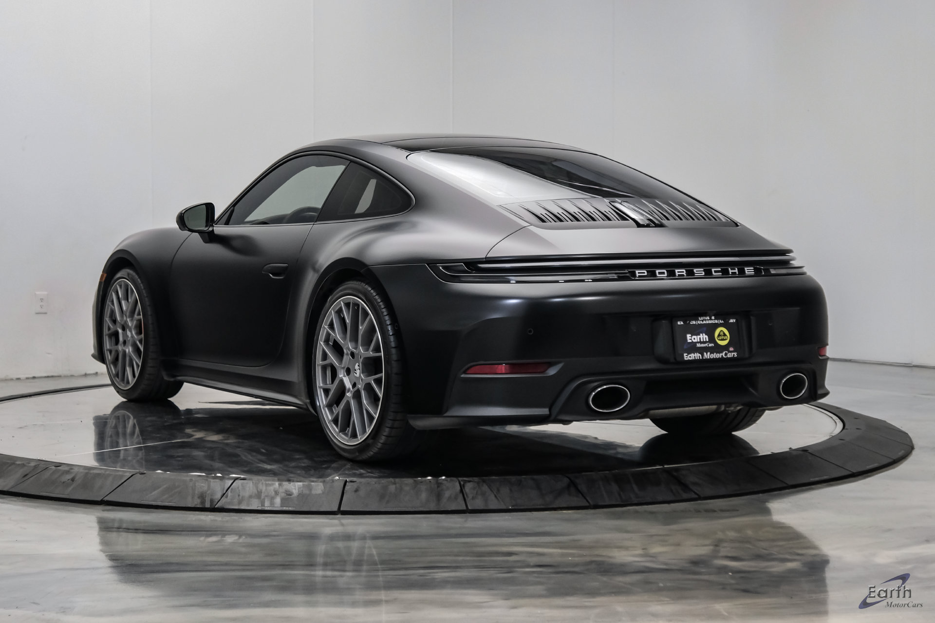 Used 2025 Porsche 911 Carrera S RWD image 10