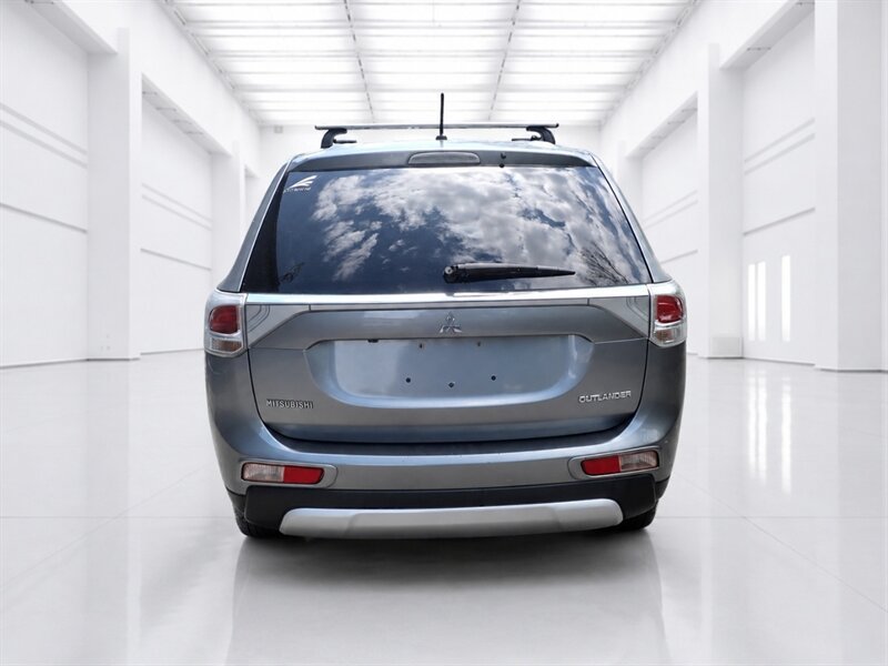 Used 2015 Mitsubishi Outlander SE AWD/4WD image 4