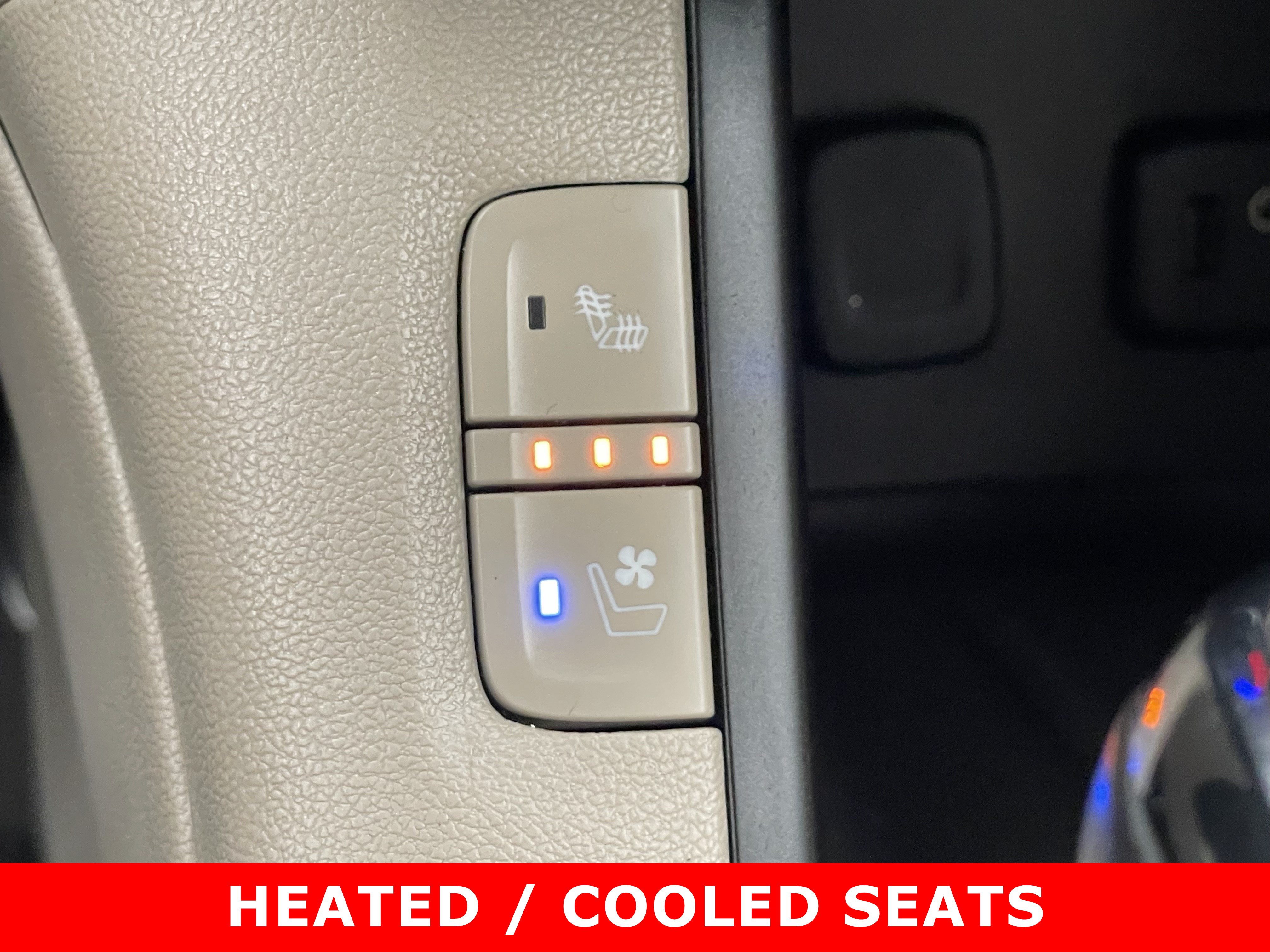 Used 2019 GMC Acadia Denali w/ Technology Package FWD image 21