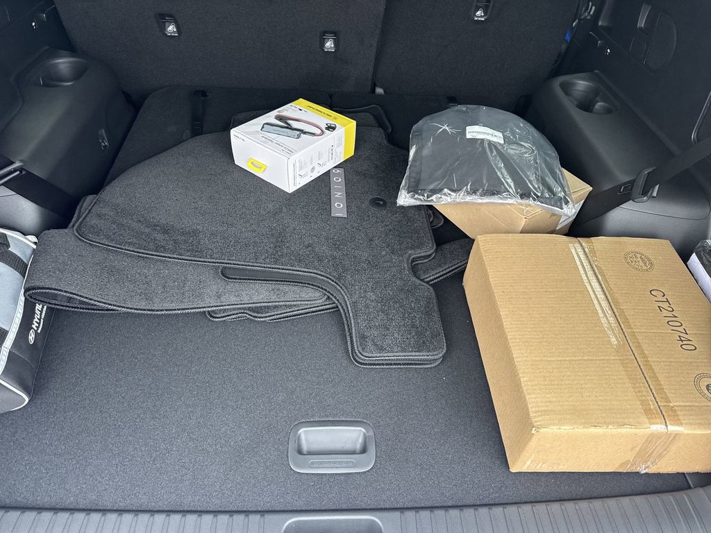 New 2026 Hyundai Ioniq 9 SEL w/ Tow & Go Package AWD/4WD image 18