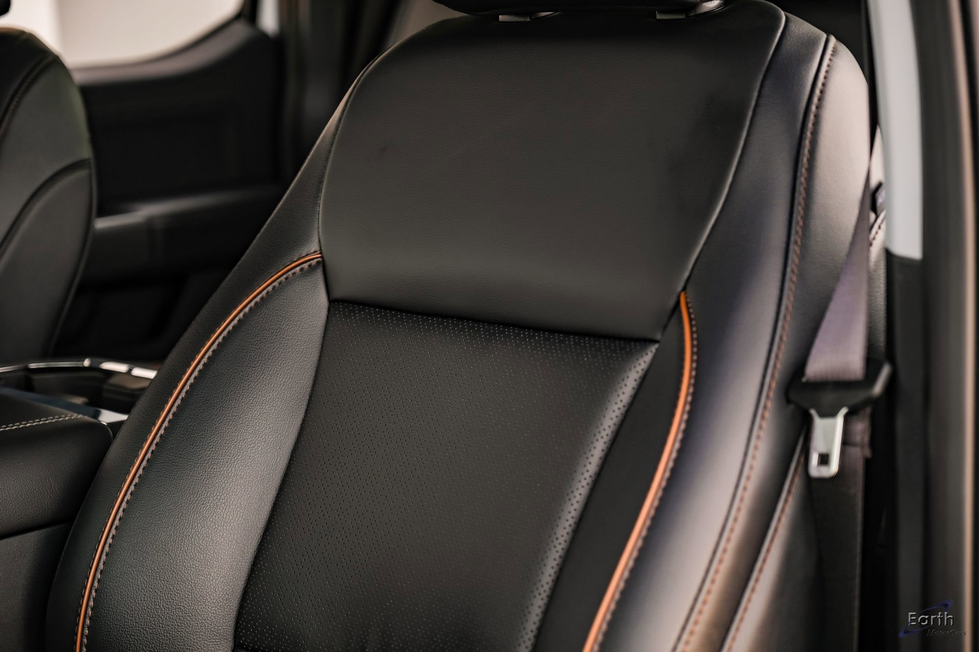 Used 2026 Ford F450 Lariat w/ FX4 Off-Road Package image 49