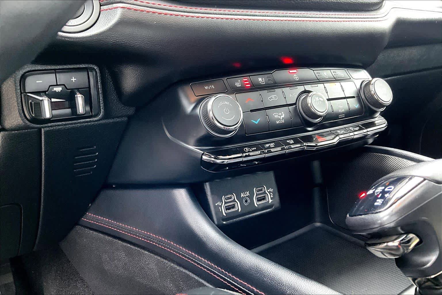 Used 2023 Dodge Durango GT AWD/4WD image 35