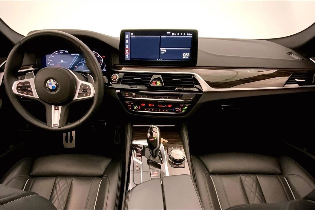 Certified 2023 BMW M550i xDrive w/ Executive Package AWD/4WD image 16