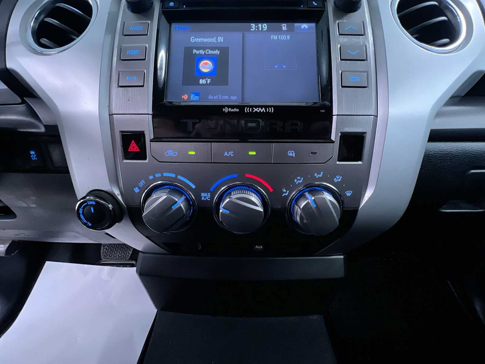 Used 2015 Toyota Tundra SR5 AWD/4WD image 28