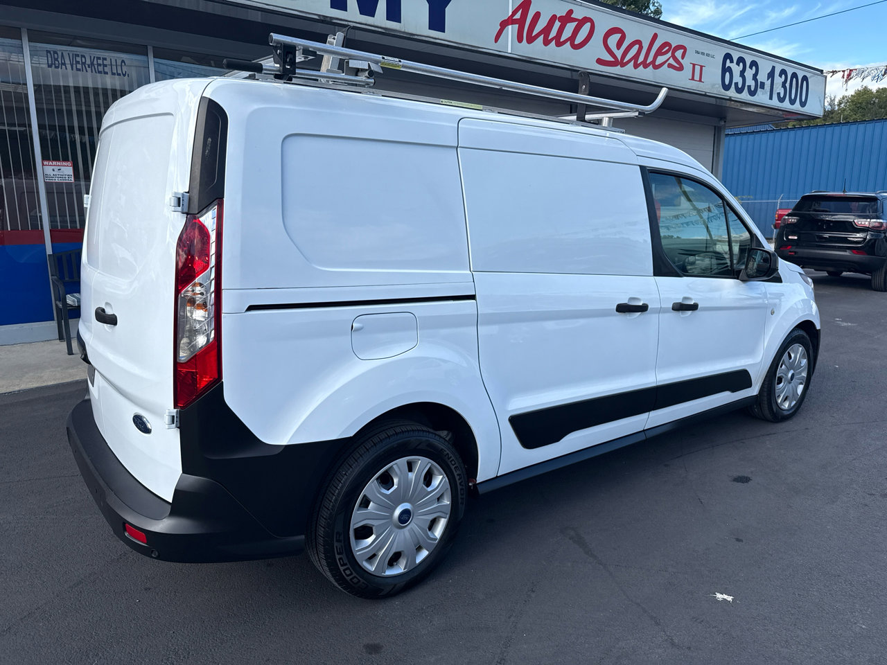 Used 2019 Ford Transit Connect XL image 3