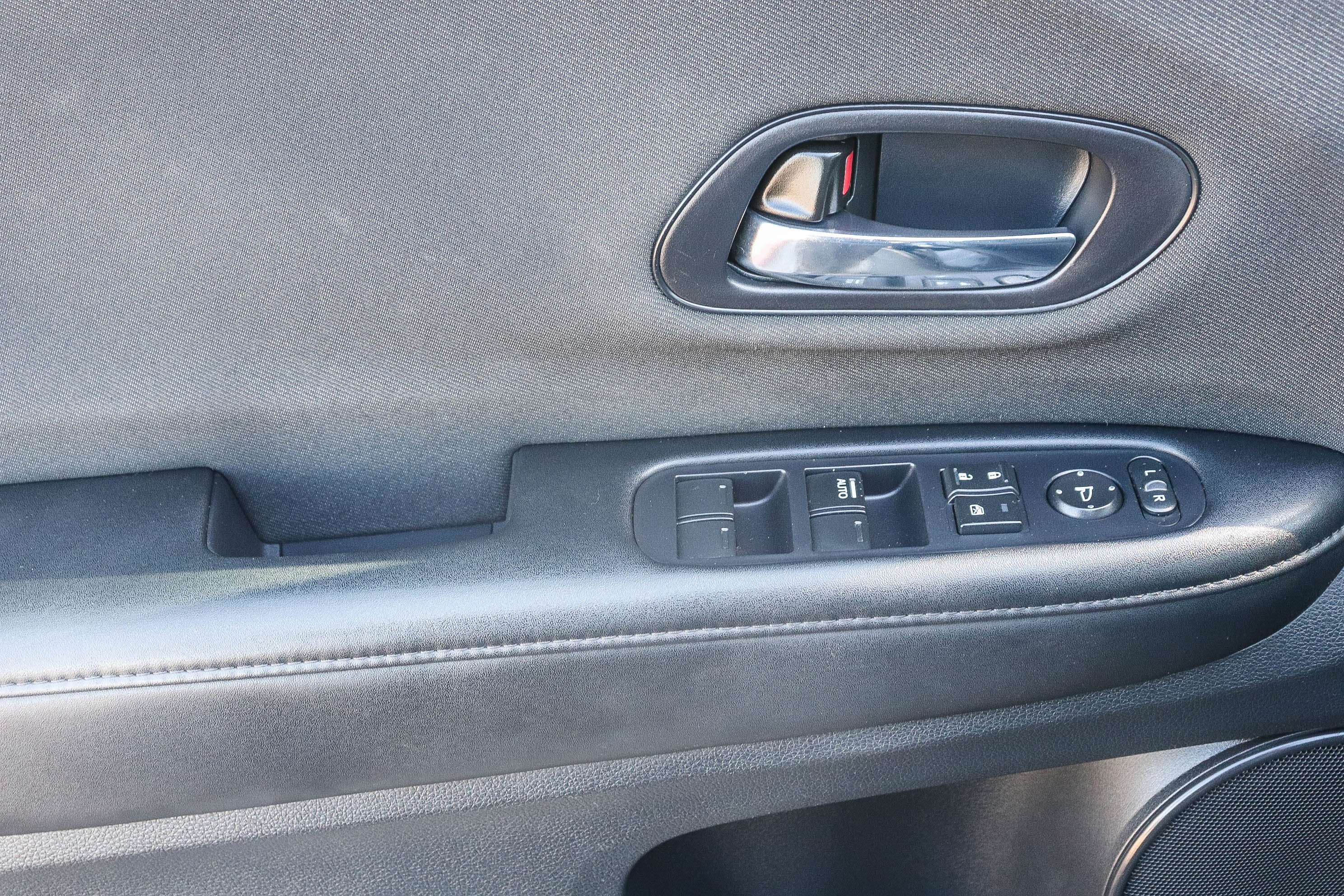 Used 2021 Honda HR-V LX image 24