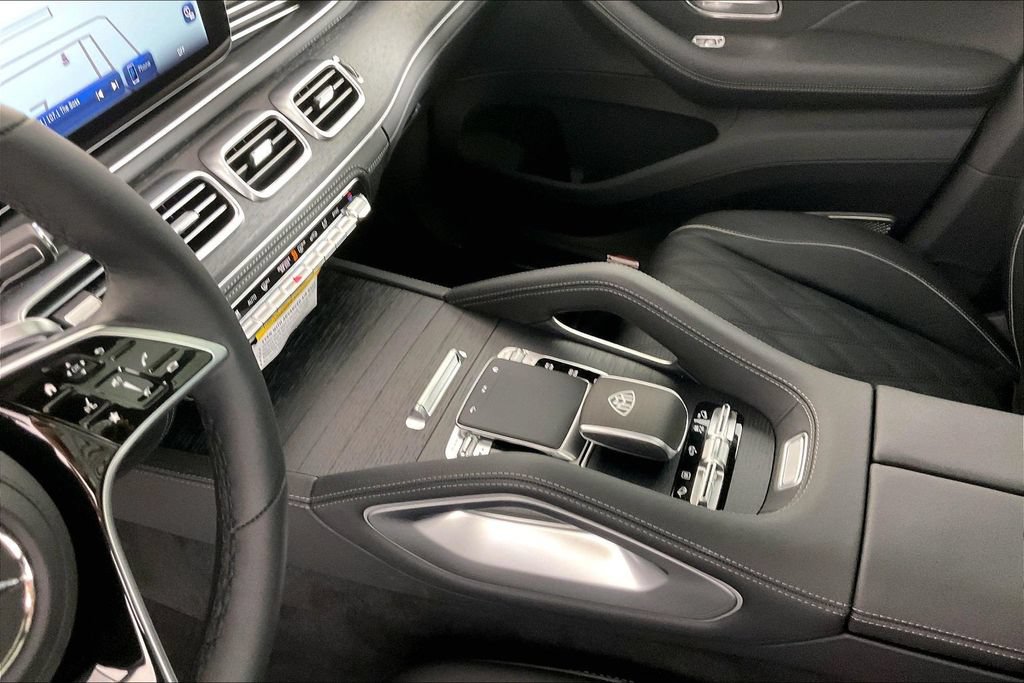 New 2026 Mercedes-Benz Maybach GLS 600 4MATIC image 8