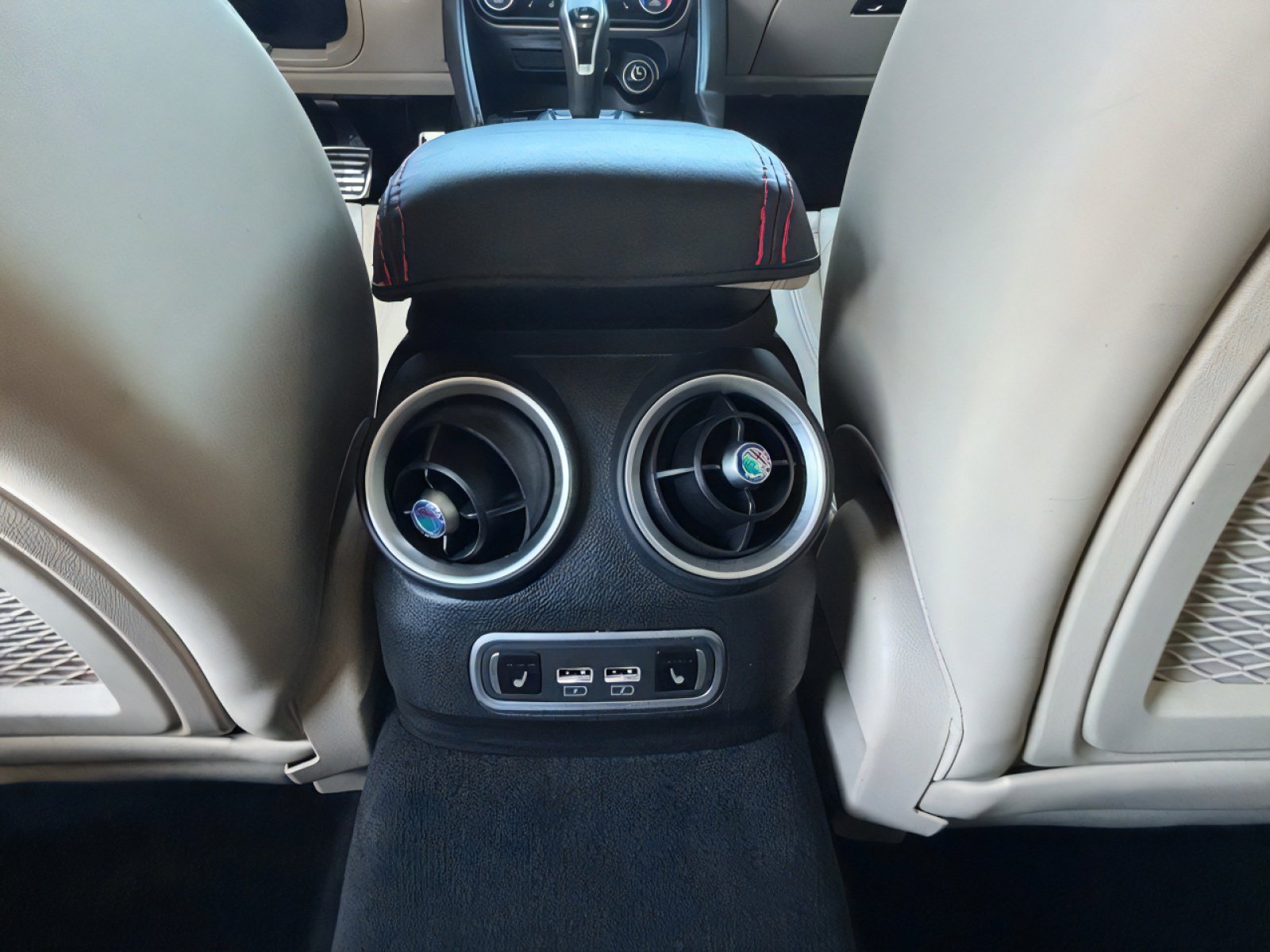 Used 2023 Alfa Romeo Giulia w/ Quick Order Package 22Z Lusso image 29