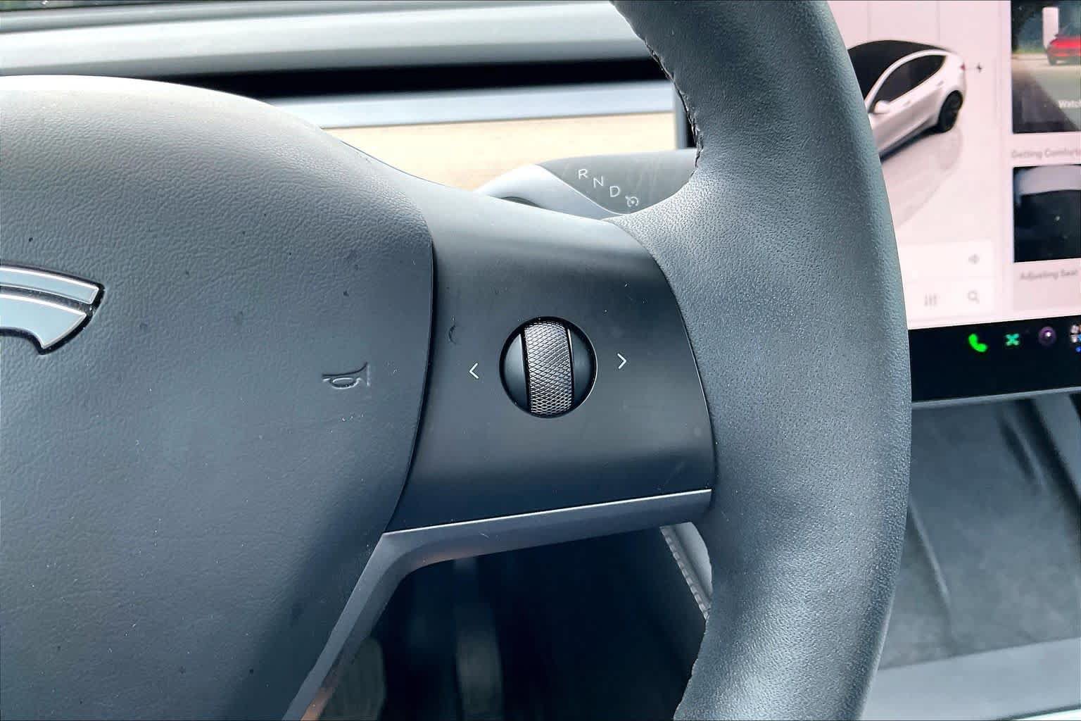 Used 2023 Tesla Model Y AWD image 22