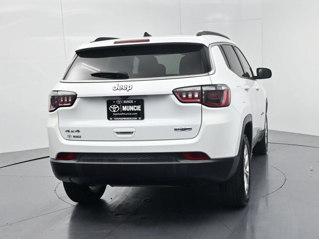 Used 2024 Jeep Compass Latitude AWD/4WD image 7