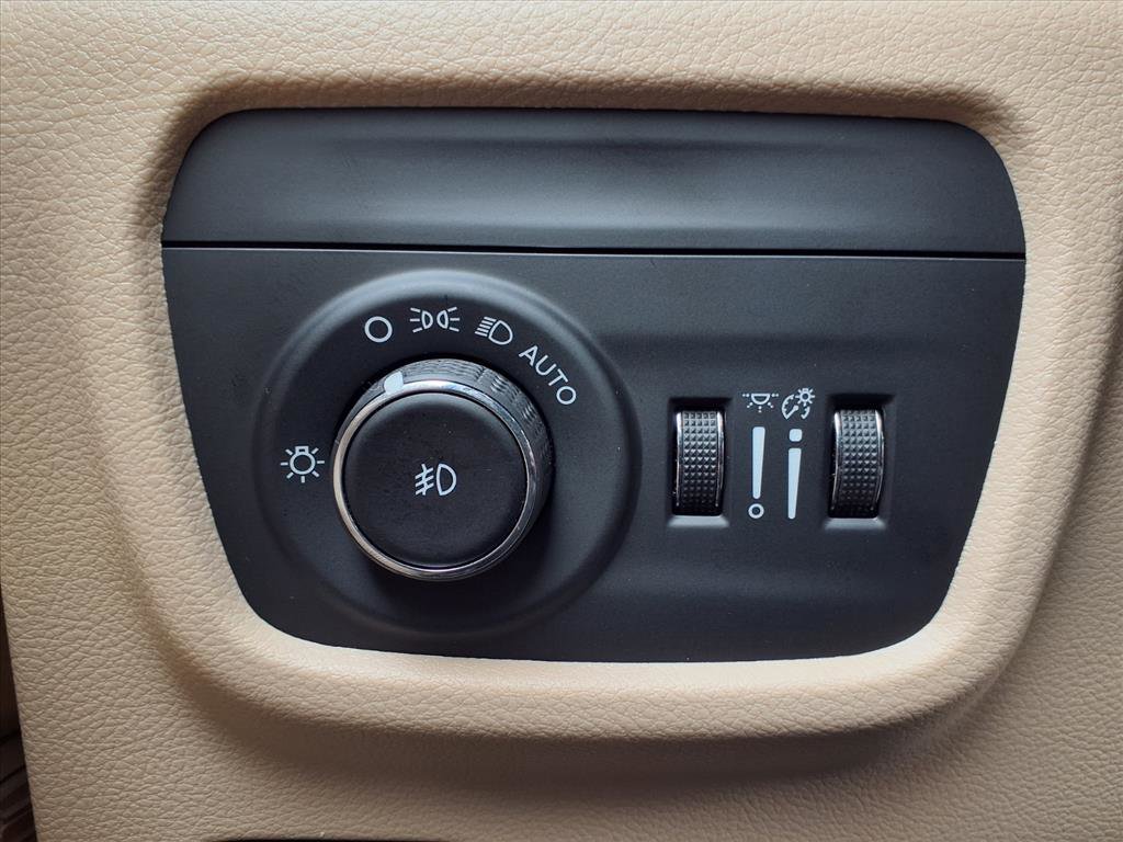 Used 2024 Jeep Grand Cherokee Limited image 19