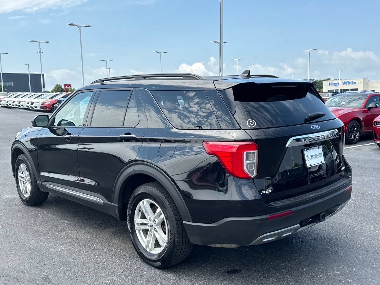 Used 2023 Ford Explorer XLT AWD/4WD image 5