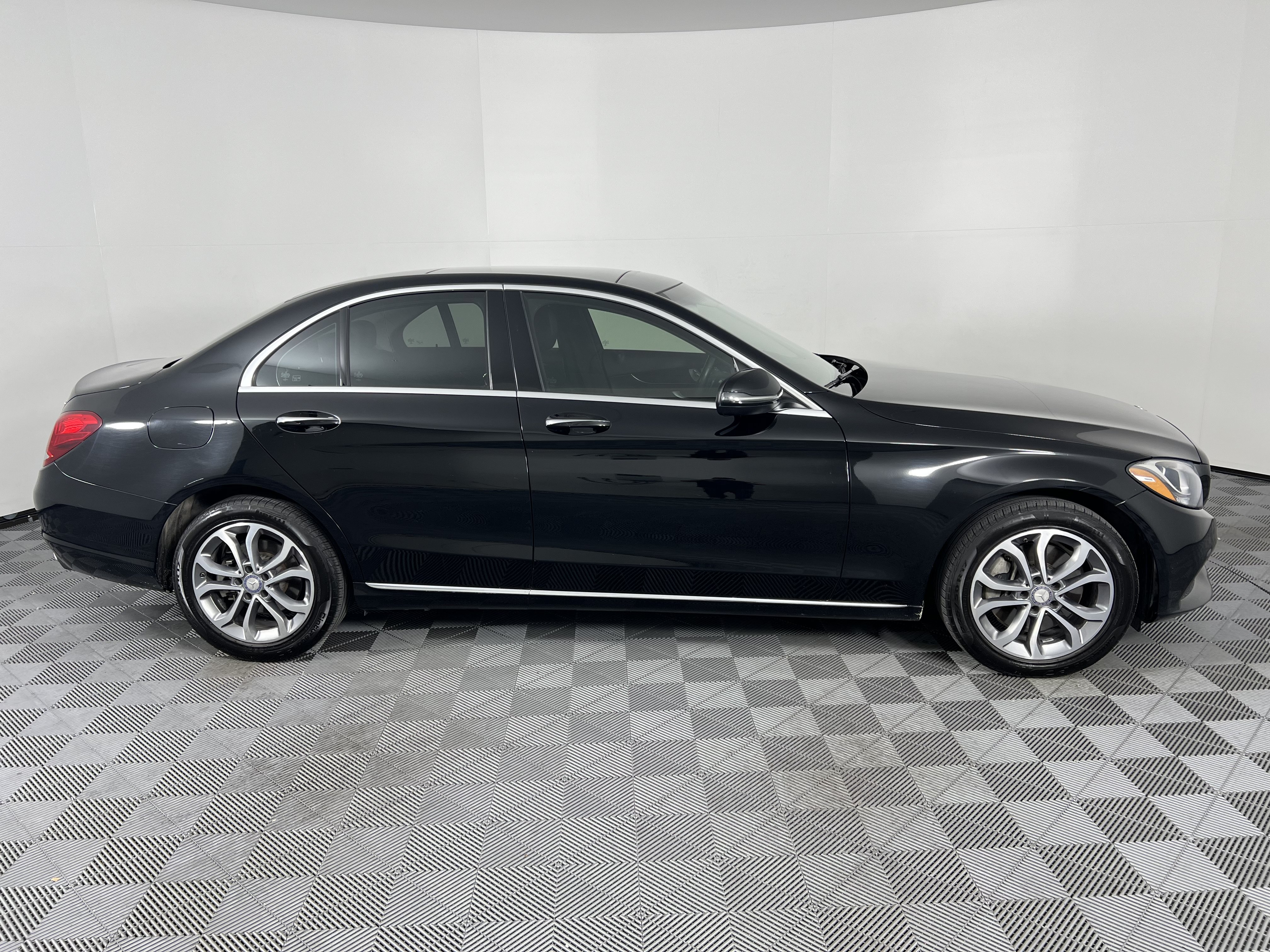 Used 2017 Mercedes-Benz C 300 4MATIC Sedan image 13