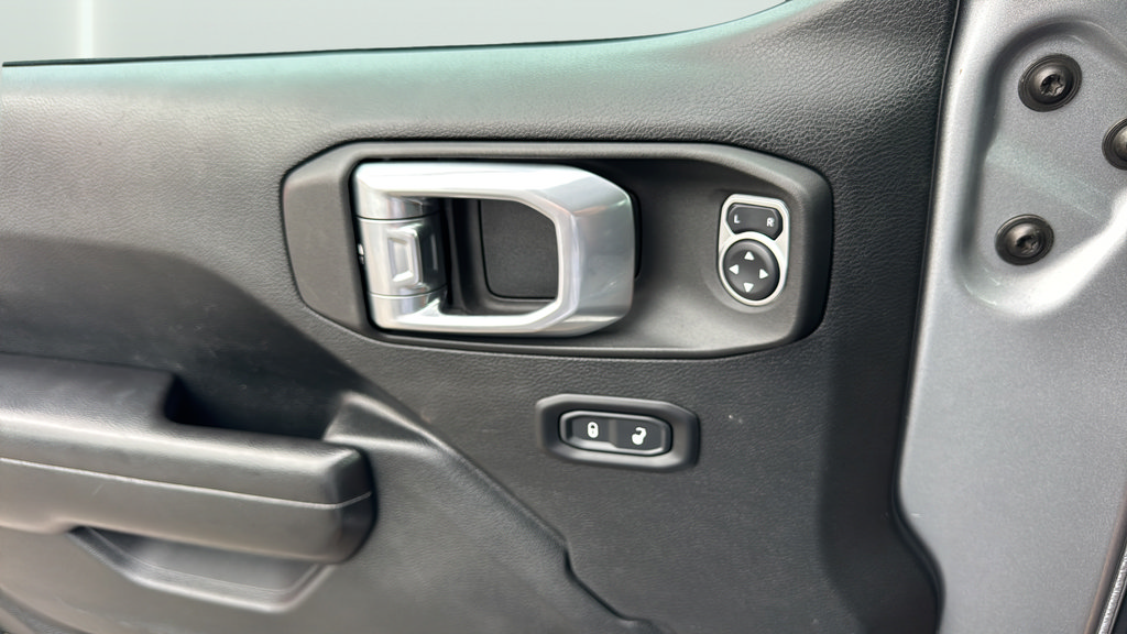 Used 2021 Jeep Gladiator Mojave AWD/4WD image 19