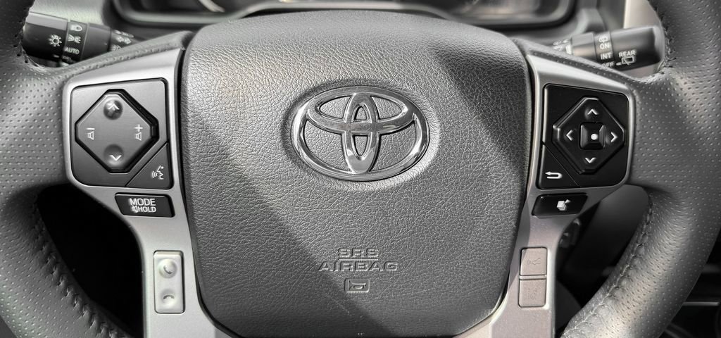 Used 2022 Toyota 4Runner Limited image 18