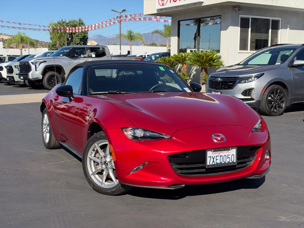 Used 2016 MAZDA MX-5 Miata Sport RWD image 2