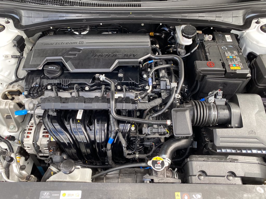 Used 2025 Hyundai Elantra Sport FWD image 27