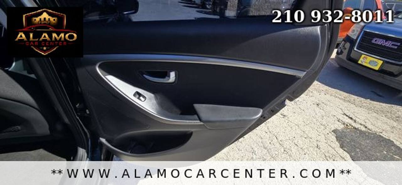 Used 2017 Hyundai Elantra GT FWD image 22