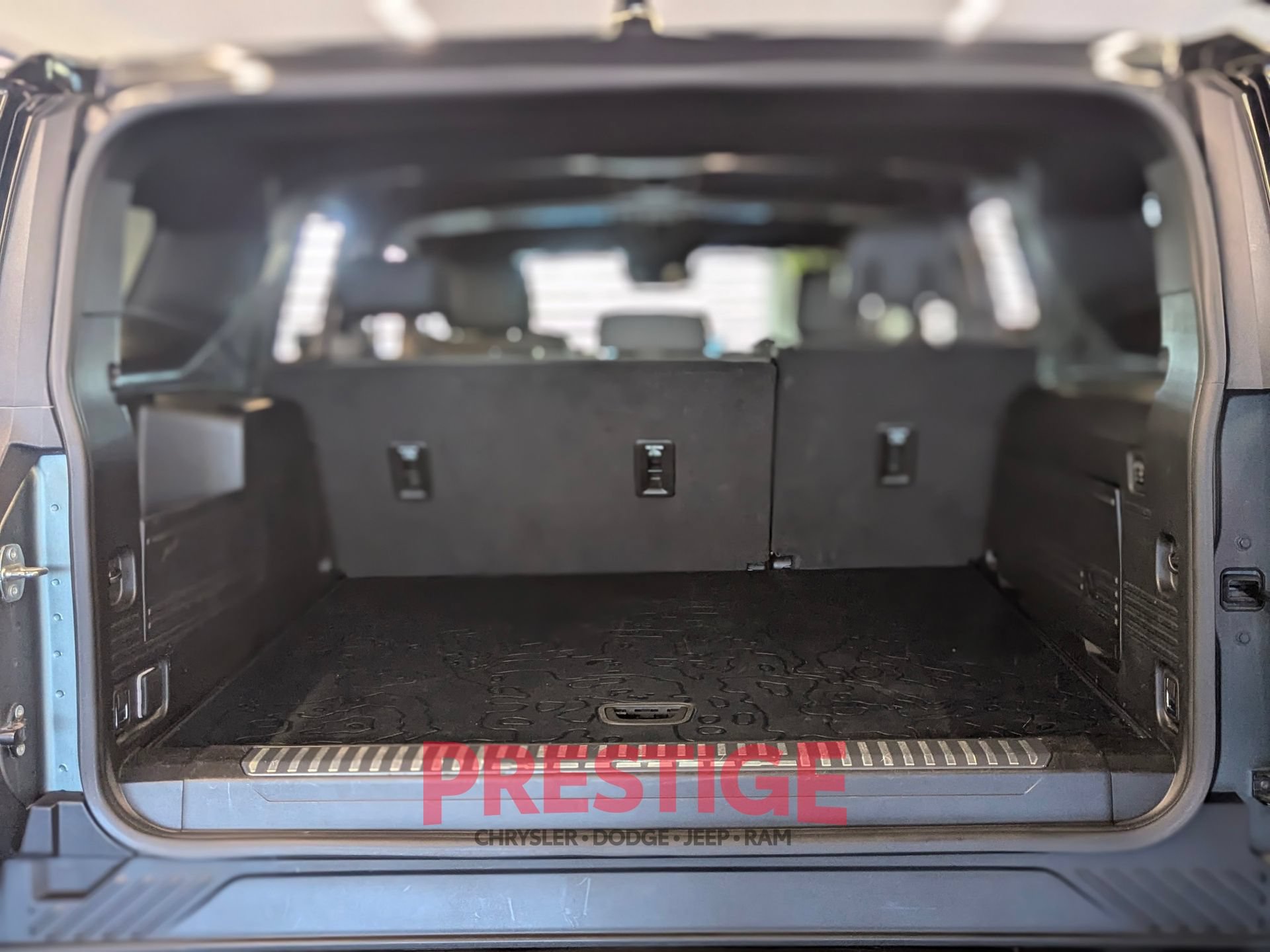 Used 2024 GMC Hummer EV 3X AWD/4WD image 10