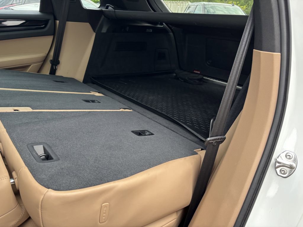 Used 2019 Porsche Cayenne AWD/4WD image 25