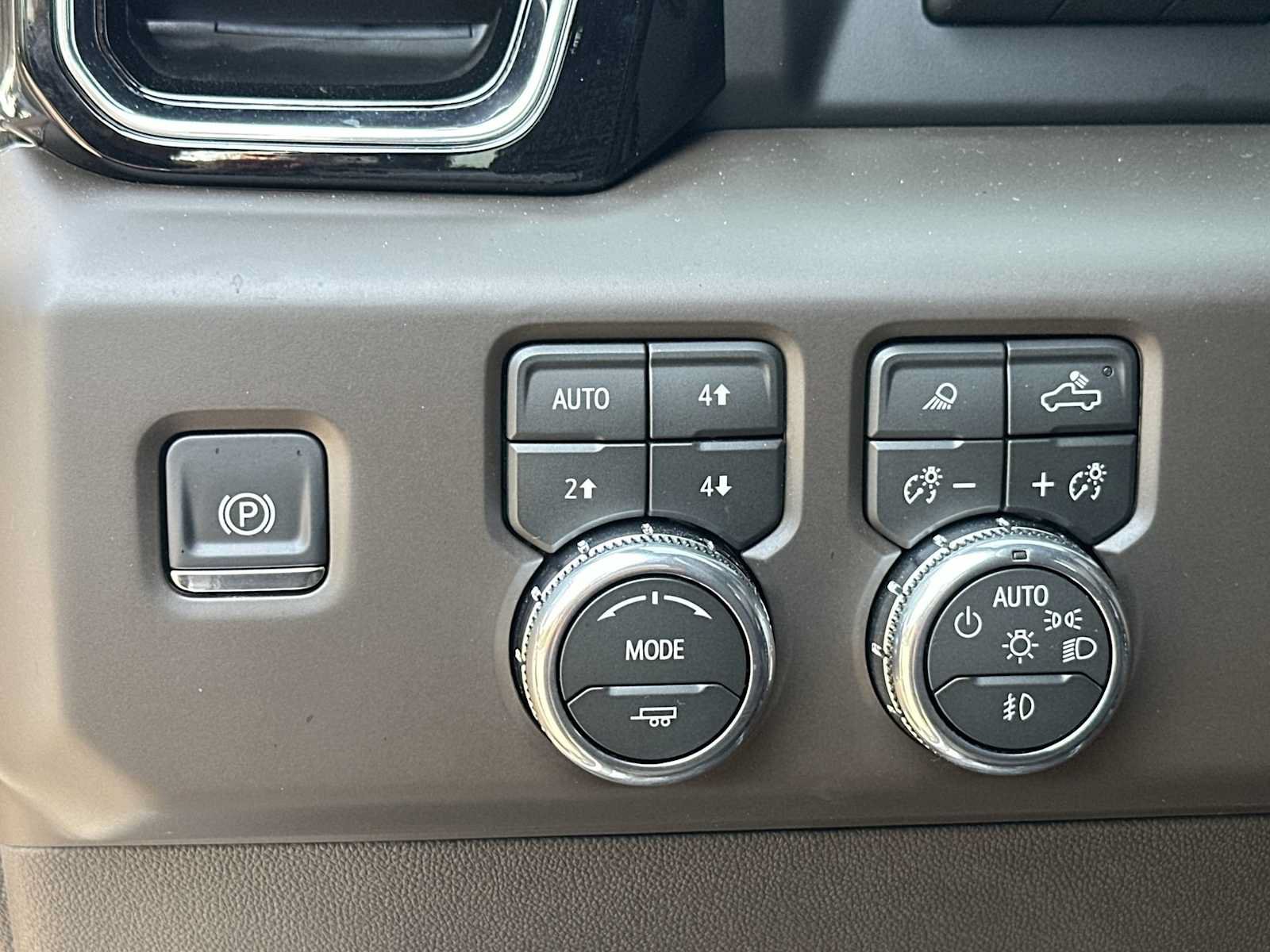Certified 2026 GMC Sierra 1500 Denali w/ Denali Reserve Package AWD/4WD image 18
