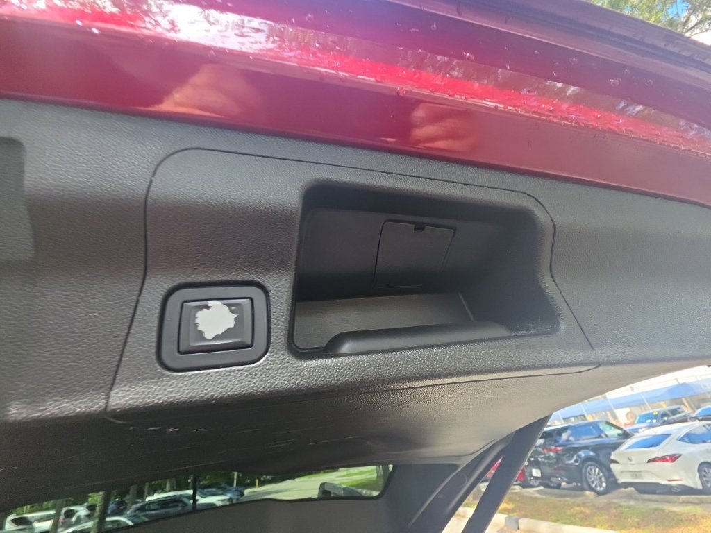 Used 2017 GMC Acadia Denali w/ Technology Package FWD image 37