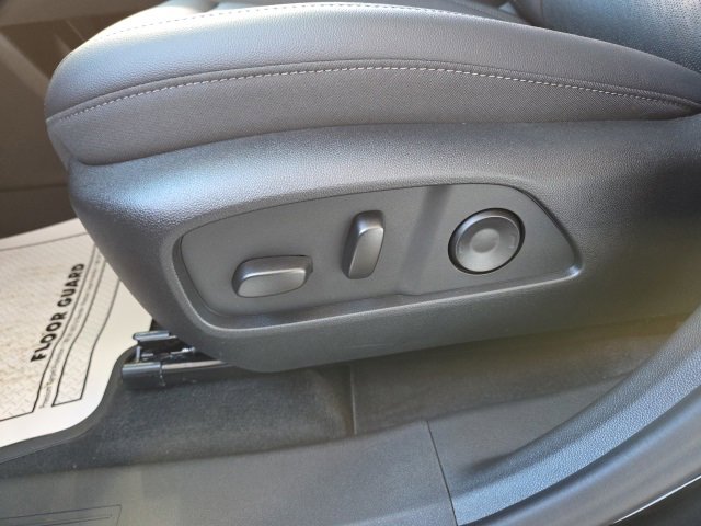 New 2026 Chevrolet Equinox LT w/ Convenience Package II image 24