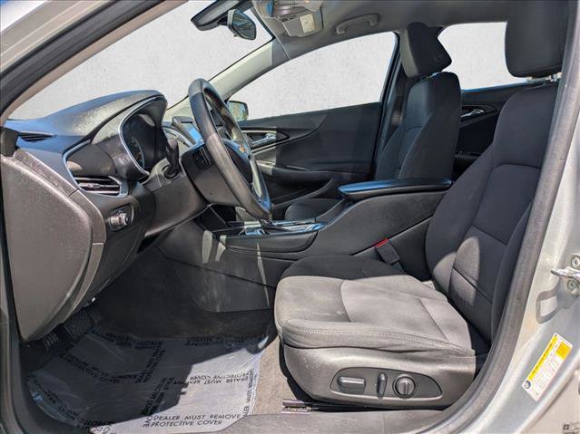 Used 2018 Chevrolet Malibu LT FWD image 16