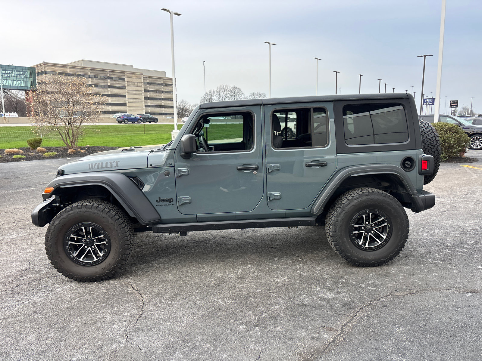 Used 2024 Jeep Wrangler Willys image 4
