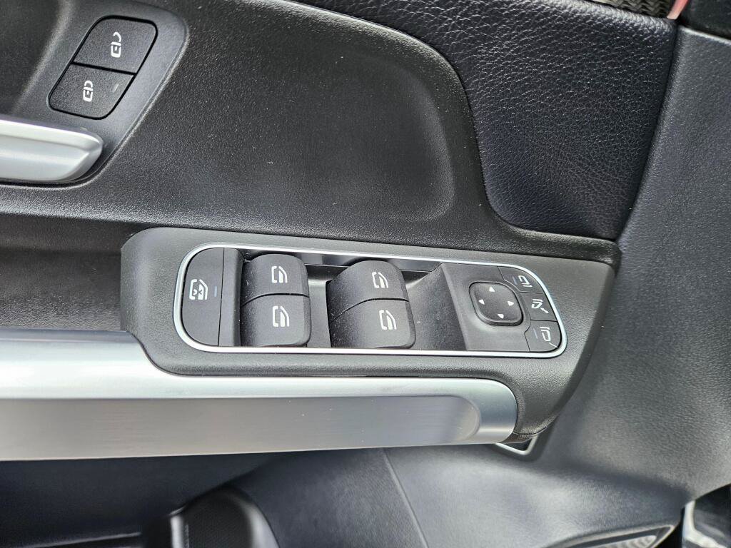 Used 2022 Mercedes-Benz GLB 35 AMG 4MATIC image 21