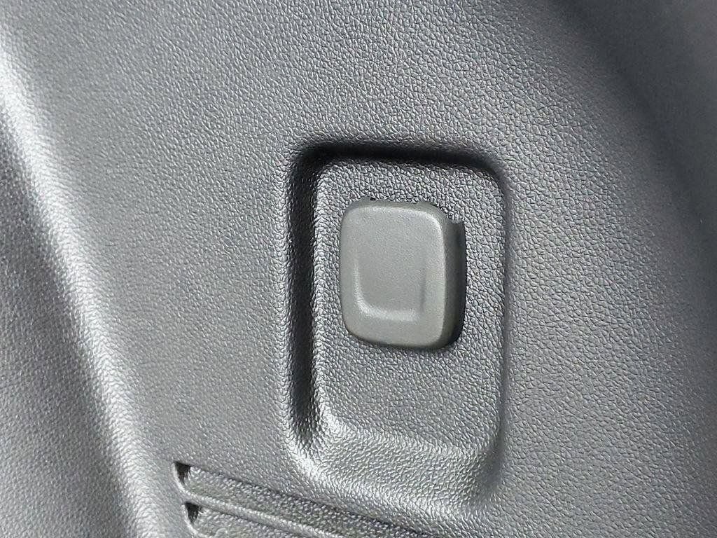 Certified 2024 Chevrolet Blazer LT w/ Convenience Package FWD image 31