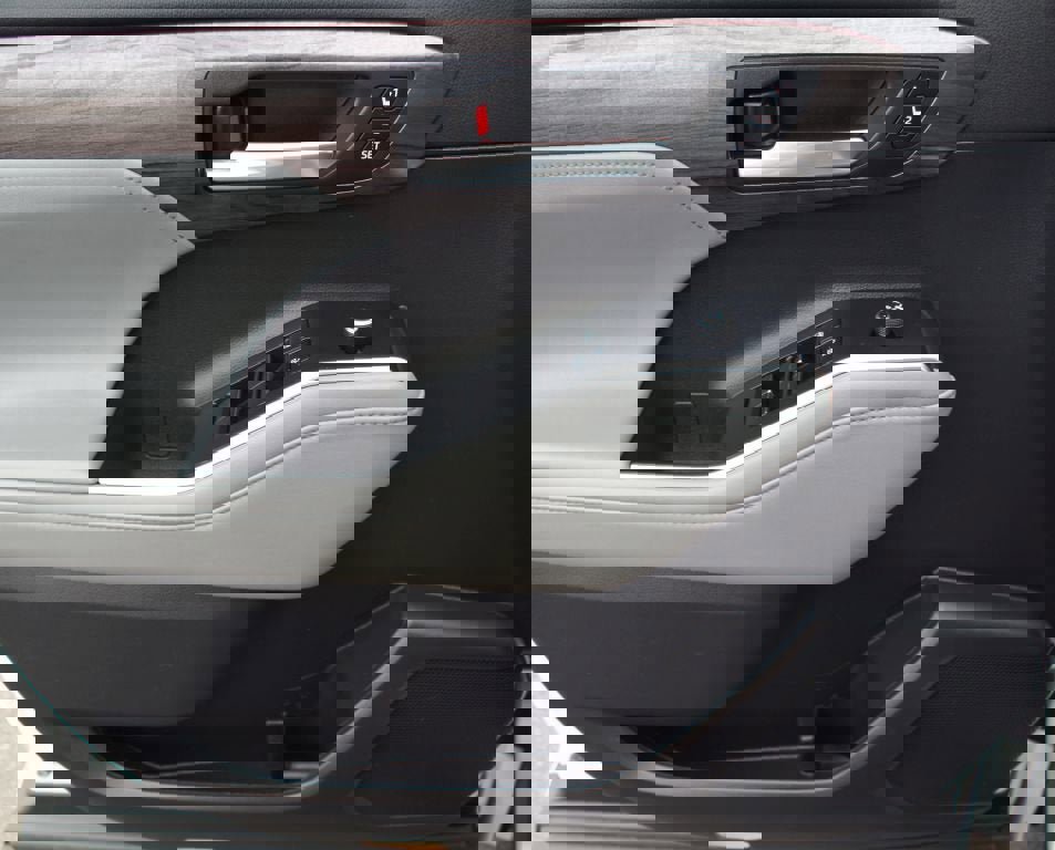 Used 2022 Toyota Highlander Platinum image 31