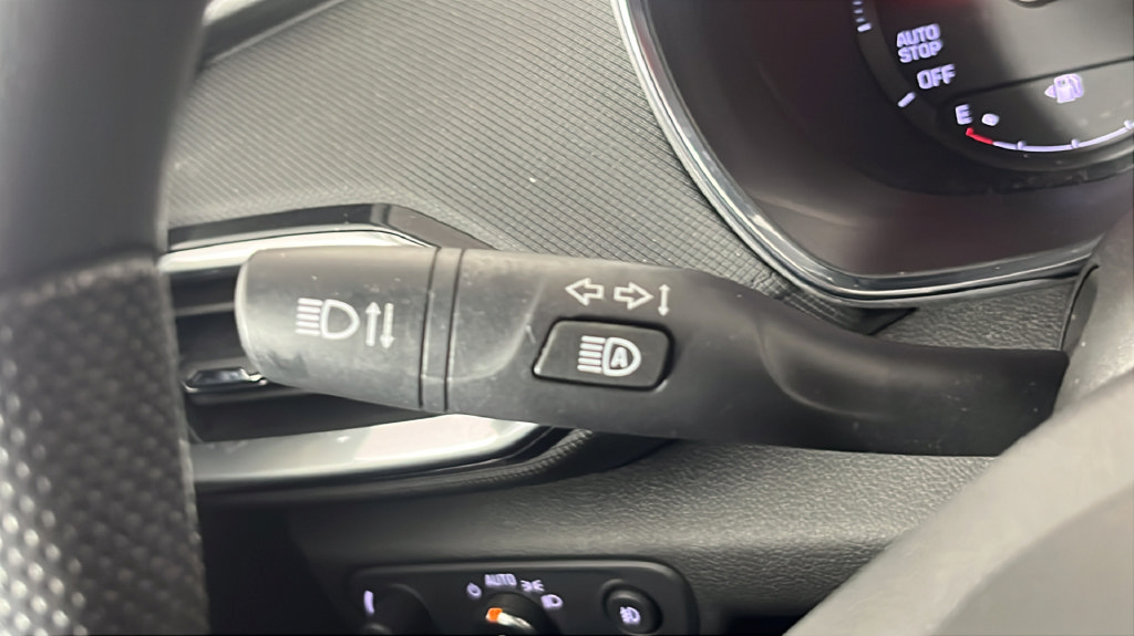 Used 2023 Chevrolet TrailBlazer LT AWD/4WD image 28