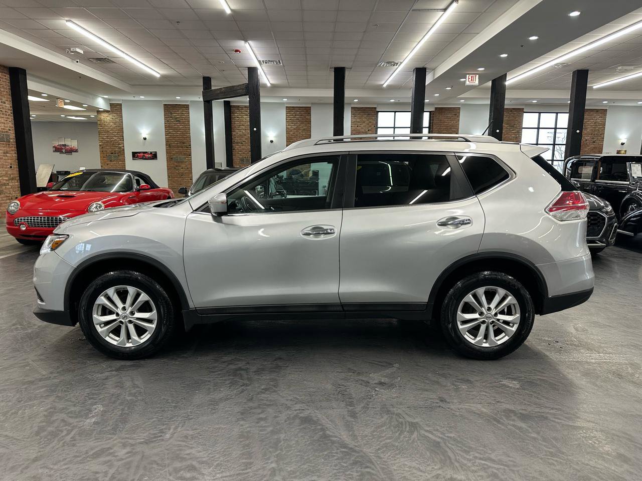 Used 2015 Nissan Rogue SV w/ SV Premium Package image 8
