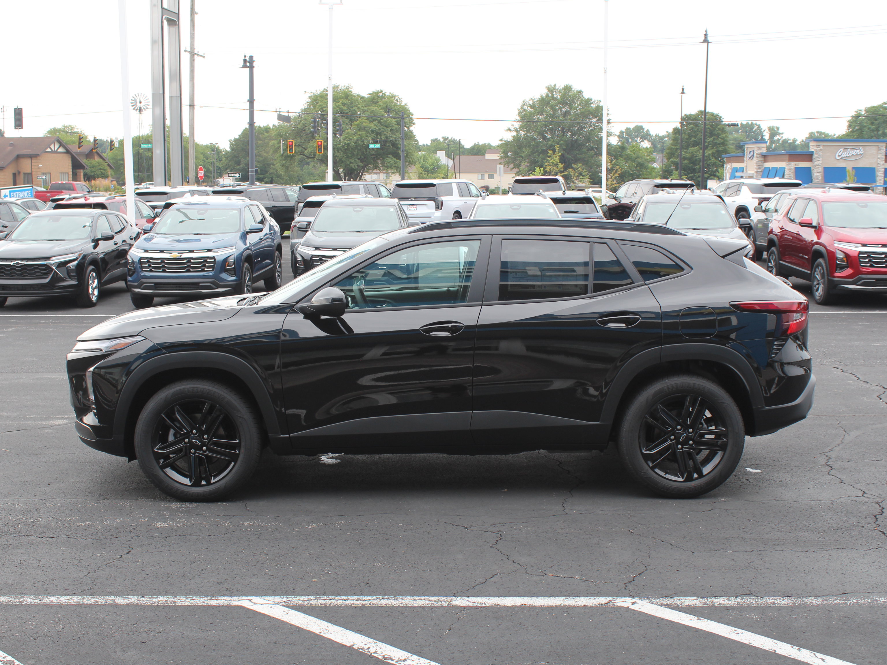 New 2026 Chevrolet Trax ACTIV w/ Sunroof Package FWD image 6