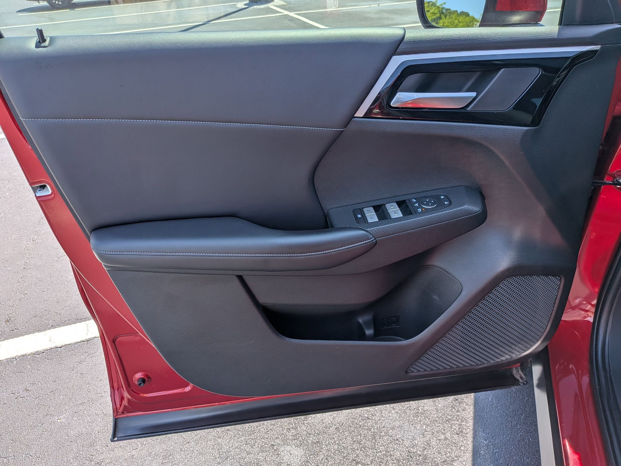 Used 2023 Mitsubishi Outlander SE image 11