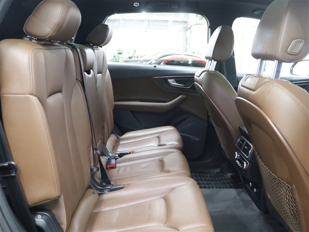 Used 2018 Audi Q7 3.0T Prestige image 19