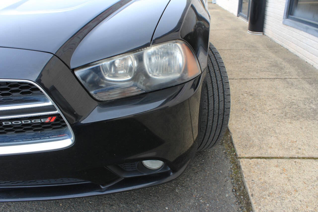 Used 2014 Dodge Charger SXT Plus image 3