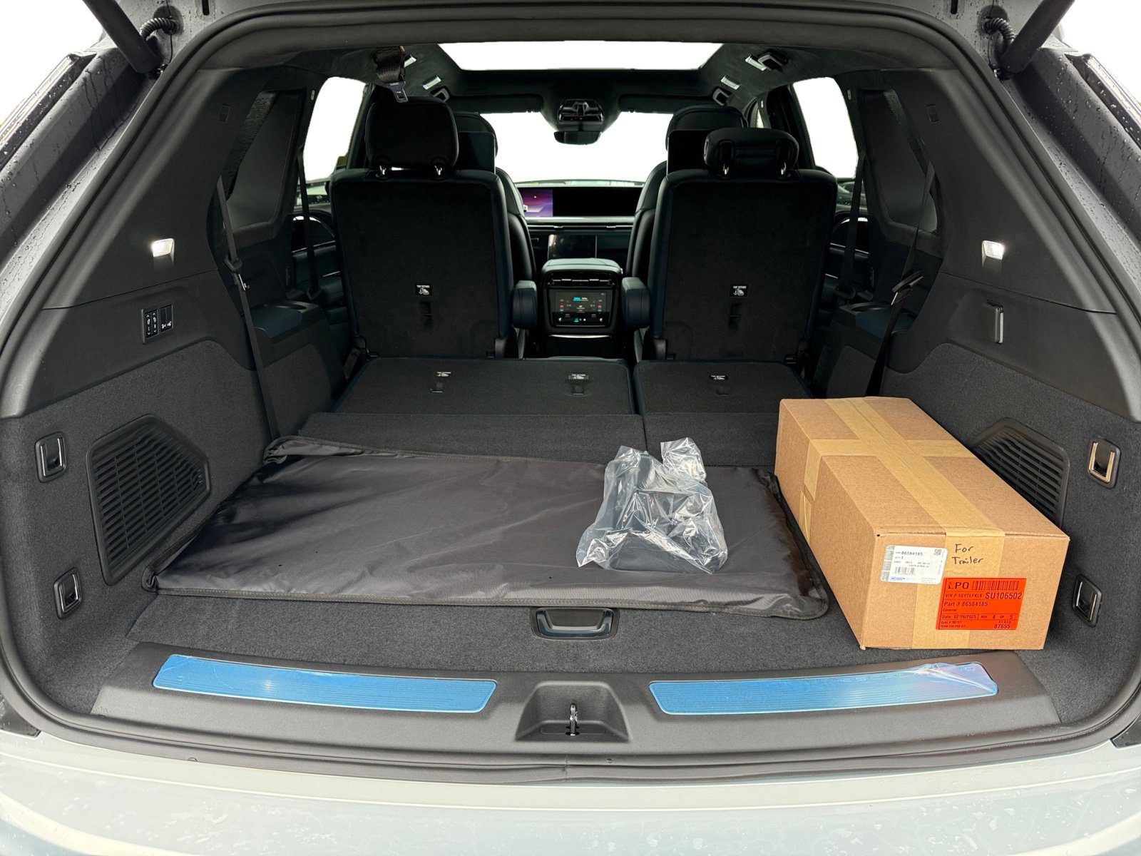 New 2025 Cadillac Escalade IQ Sport 2 image 17