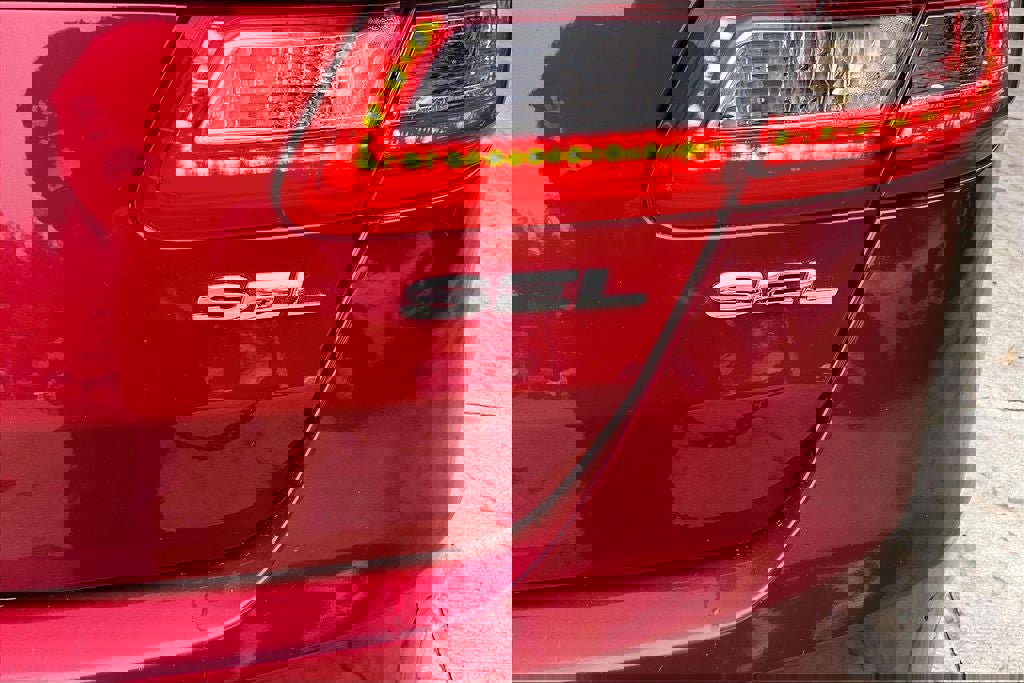 Used 2015 Ford Taurus SEL w/ Equipment Group 201A image 7