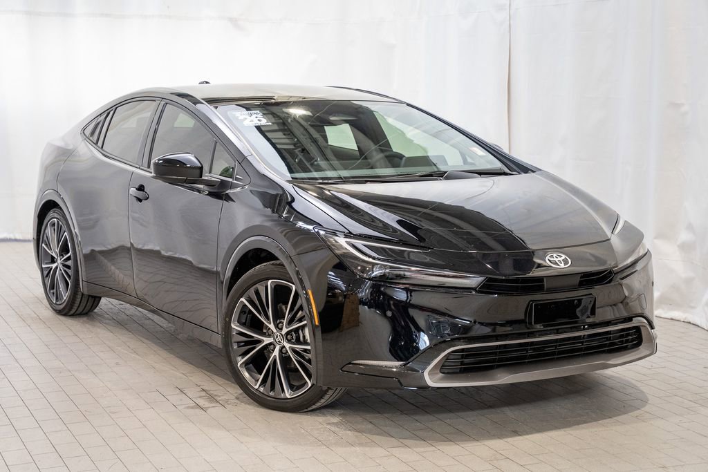 Used 2026 Toyota Prius XLE image 1