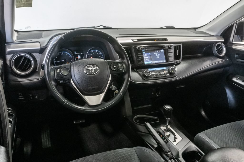 Used 2018 Toyota RAV4 XLE AWD/4WD image 7
